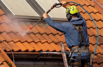 Démoussage et hydrofuge de toiture au Maisnil
